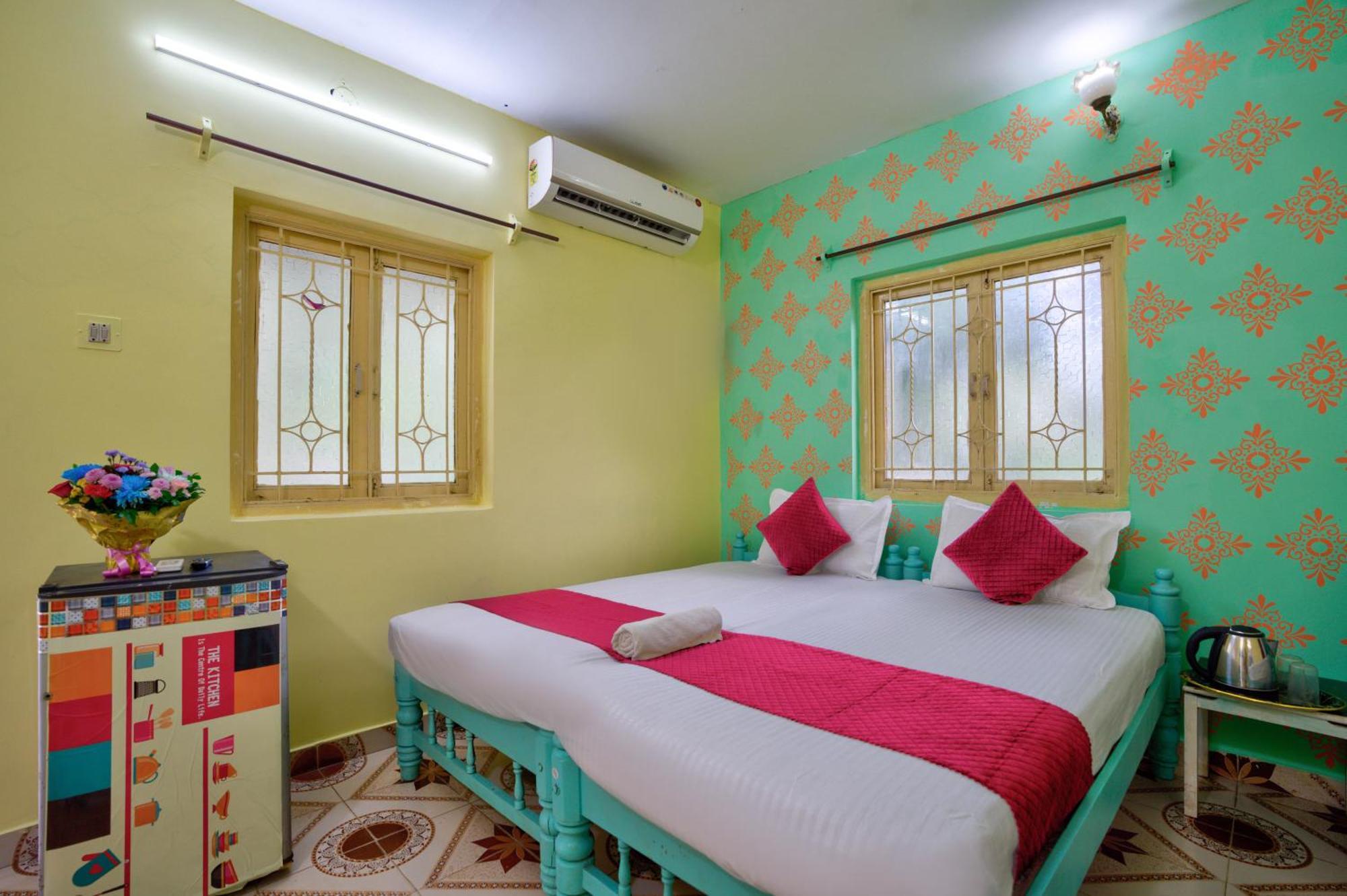 Oceanic Pearl Beach Guest House Калангут Экстерьер фото